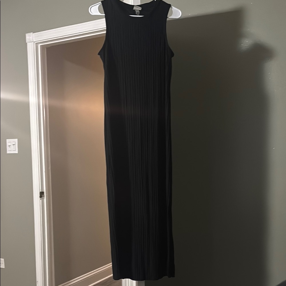 Elegant Black Sleeveless Dress